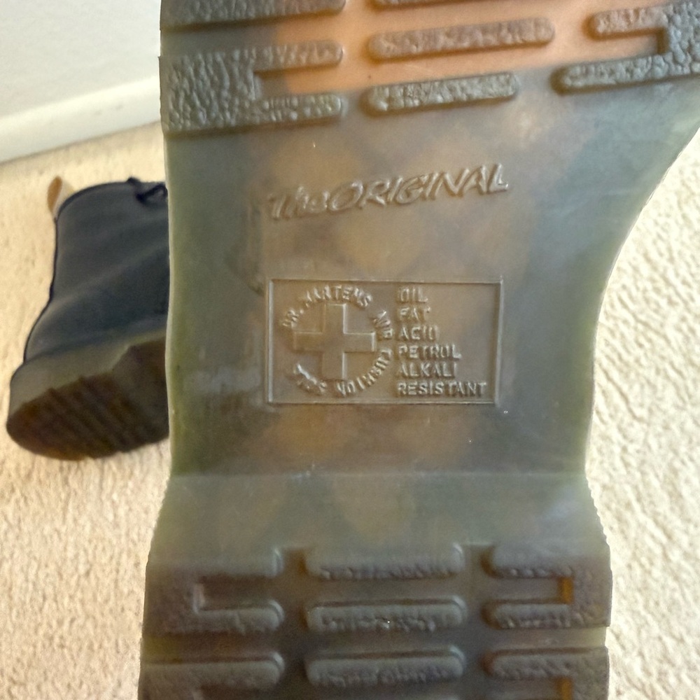 Vegan Dr Martens View 4